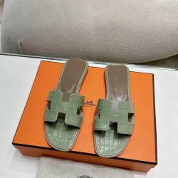 Hermes Slippers High Quality
Women 35-41
Men 39-45