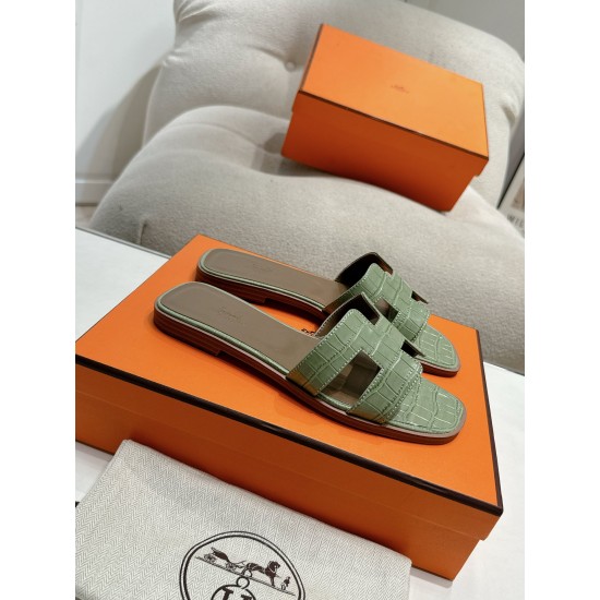 Hermes Slippers High Quality
Women 35-41
Men 39-45