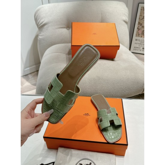 Hermes Slippers High Quality
Women 35-41
Men 39-45