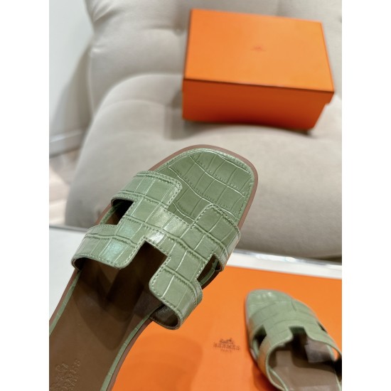 Hermes Slippers High Quality
Women 35-41
Men 39-45