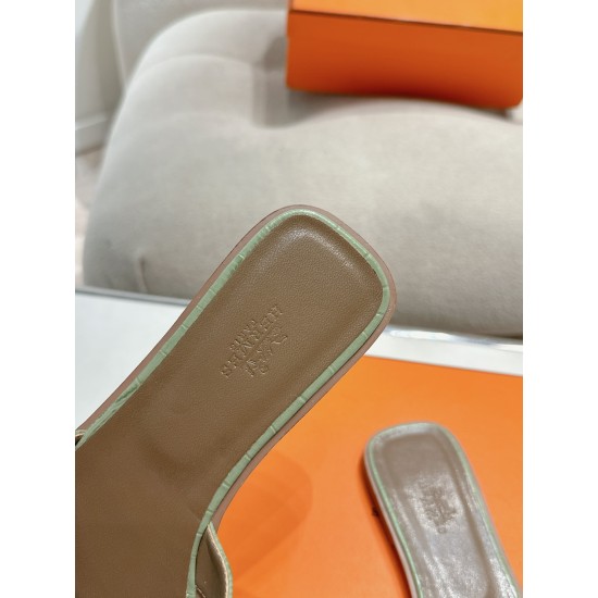 Hermes Slippers High Quality
Women 35-41
Men 39-45