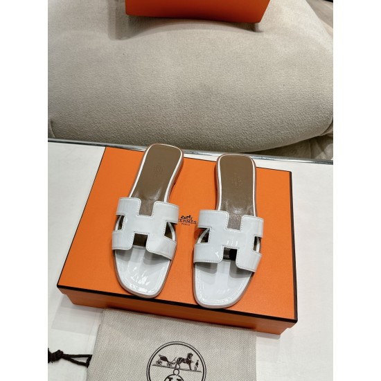 Hermes Slippers High Quality
Women 35-41
Men 39-45
