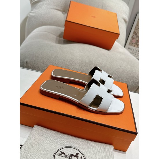 Hermes Slippers High Quality
Women 35-41
Men 39-45