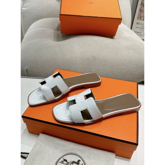 Hermes Slippers High Quality
Women 35-41
Men 39-45