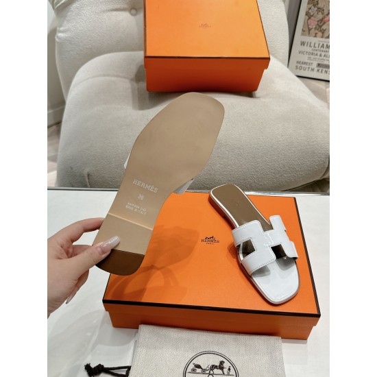 Hermes Slippers High Quality
Women 35-41
Men 39-45
