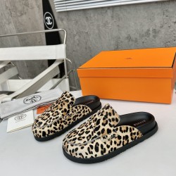 Hermes Slippers High Quality
Women 35-41
Men 39-45