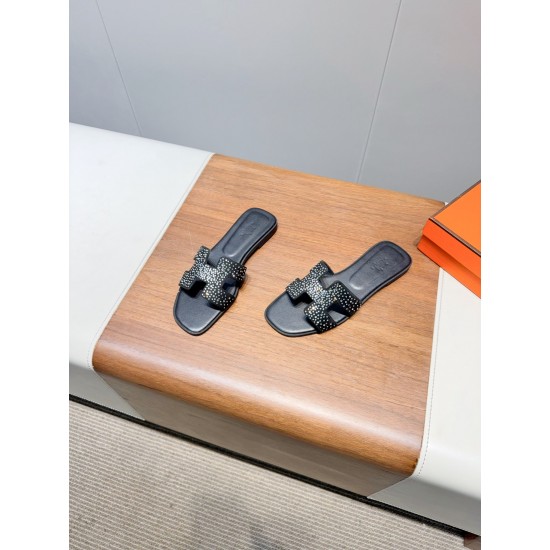 Hermes Slippers High Quality
Women 35-41
Men 39-45