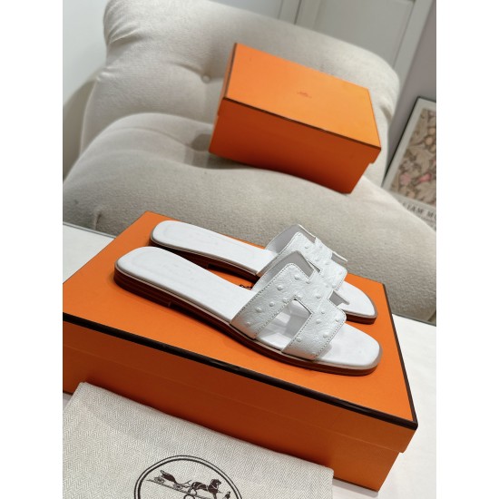 Hermes Slippers High Quality
Women 35-41
Men 39-45