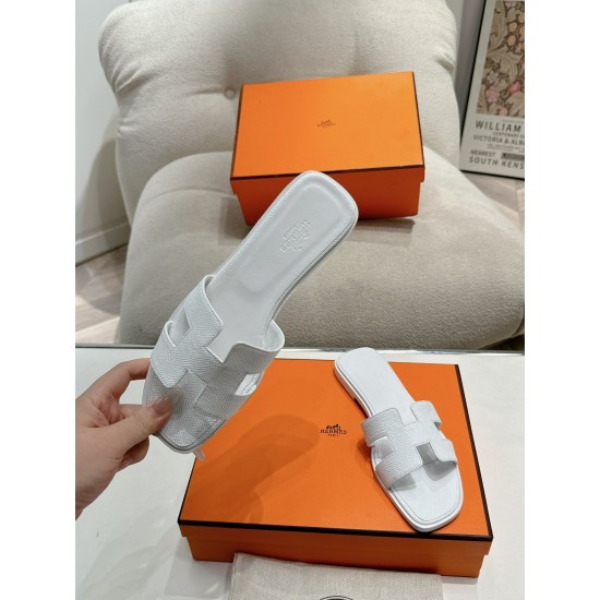 Hermes Slippers High Quality
Women 35-41
Men 39-45
