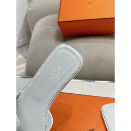 Hermes Slippers High Quality
Women 35-41
Men 39-45