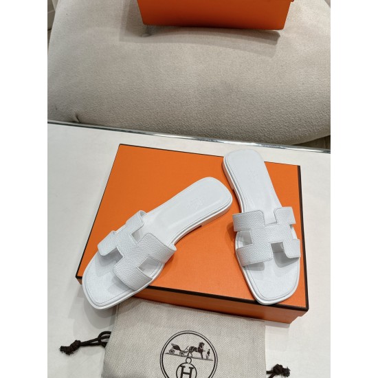 Hermes Slippers High Quality
Women 35-41
Men 39-45
