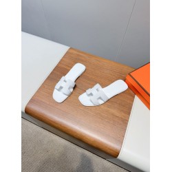 Hermes Slippers High Quality
Women 35-41
Men 39-45