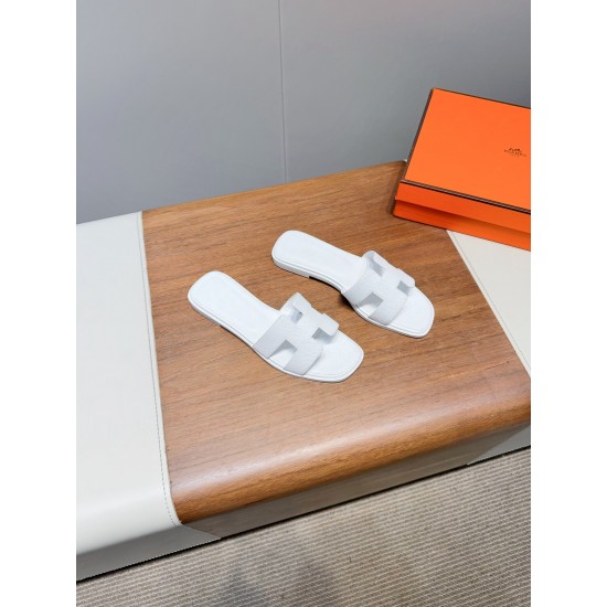 Hermes Slippers High Quality
Women 35-41
Men 39-45