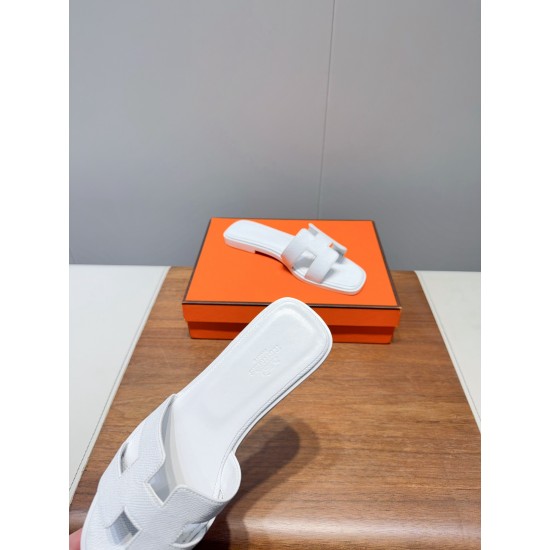 Hermes Slippers High Quality
Women 35-41
Men 39-45