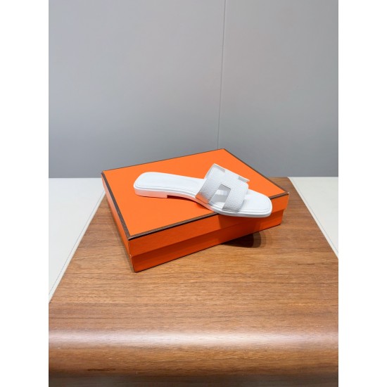 Hermes Slippers High Quality
Women 35-41
Men 39-45