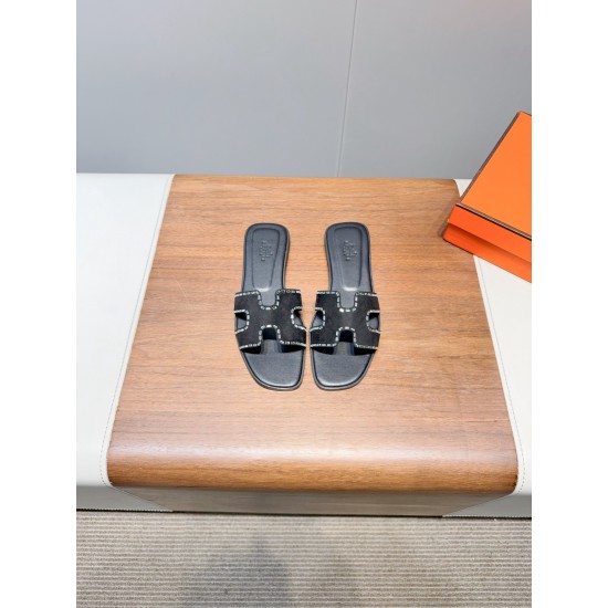 Hermes Slippers High Quality
Women 35-41
Men 39-45