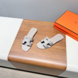 Hermes Slippers High Quality
Women 35-41
Men 39-45