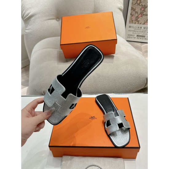 Hermes Slippers High Quality
Women 35-41
Men 39-45