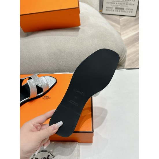 Hermes Slippers High Quality
Women 35-41
Men 39-45