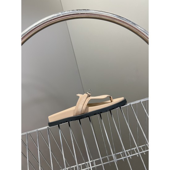 Hermès Fashion Shoes Best Quality
Women 35-41
Men 39-44