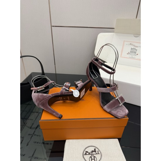 Hermès Fashion Shoes Best Quality
Women 35-41
Men 39-44