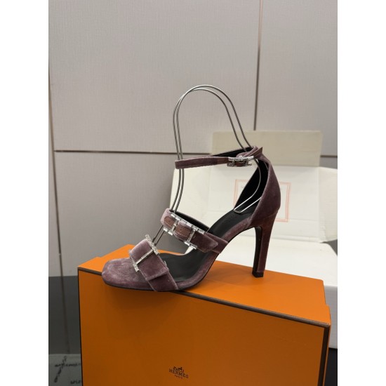 Hermès Fashion Shoes Best Quality
Women 35-41
Men 39-44