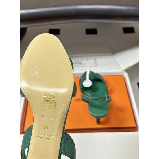 Hermès Fashion Shoes Best Quality
Women 35-41
Men 39-44