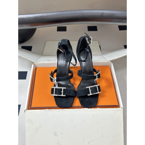 Hermès Fashion Shoes Best Quality
Women 35-41
Men 39-44