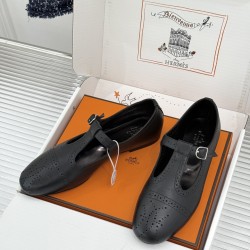 Hermès Fashion Shoes Best Quality
Women 35-41
Men 39-44