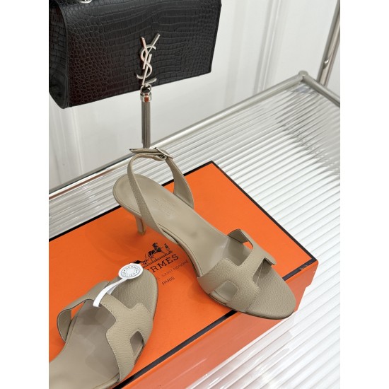 Hermès Fashion Shoes Best Quality
Women 35-41
Men 39-44
