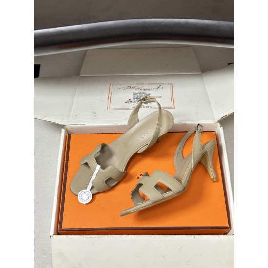 Hermès Fashion Shoes Best Quality
Women 35-41
Men 39-44