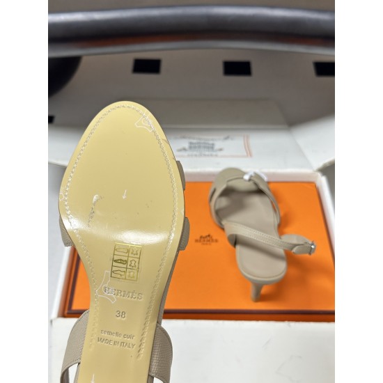Hermès Fashion Shoes Best Quality
Women 35-41
Men 39-44