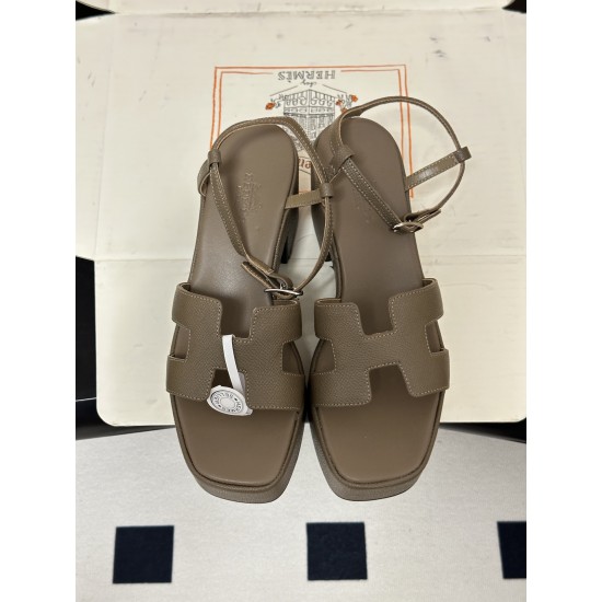 Hermès Fashion Shoes Best Quality
Women 35-41
Men 39-44