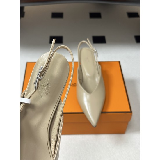 Hermès Fashion Shoes Best Quality
Women 35-41
Men 39-44
