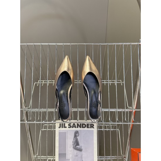 Hermès Fashion Shoes Best Quality
Women 35-41
Men 39-44