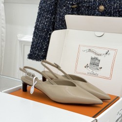 Hermès Fashion Shoes Best Quality
Women 35-41
Men 39-44