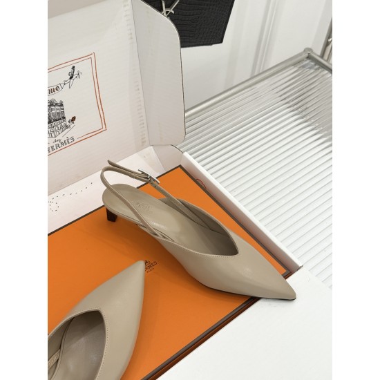 Hermès Fashion Shoes Best Quality
Women 35-41
Men 39-44