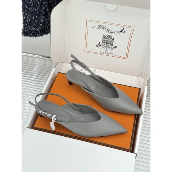 Hermès Fashion Shoes Best Quality
Women 35-41
Men 39-44