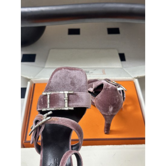 Hermès Fashion Shoes Best Quality
Women 35-41
Men 39-44