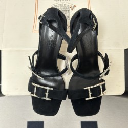 Hermès Fashion Shoes Best Quality
Women 35-41
Men 39-44