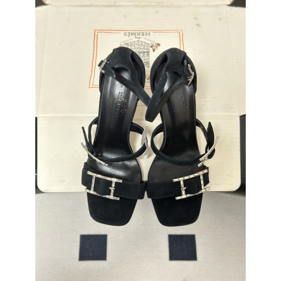 Hermès Fashion Shoes Best Quality
Women 35-41
Men 39-44