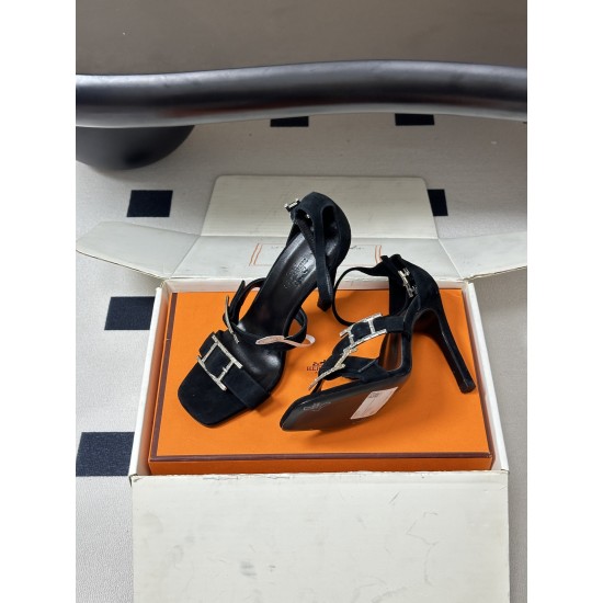 Hermès Fashion Shoes Best Quality
Women 35-41
Men 39-44