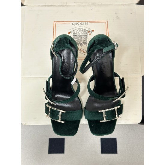 Hermès Fashion Shoes Best Quality
Women 35-41
Men 39-44