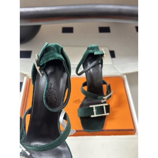 Hermès Fashion Shoes Best Quality
Women 35-41
Men 39-44