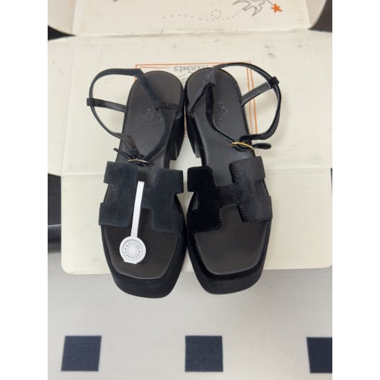 Hermès Fashion Shoes Best Quality
Women 35-41
Men 39-44