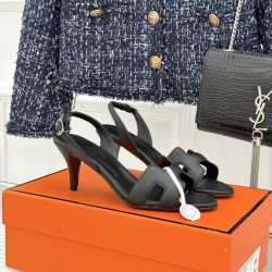 Hermès Fashion Shoes Best Quality
Women 35-41
Men 39-44