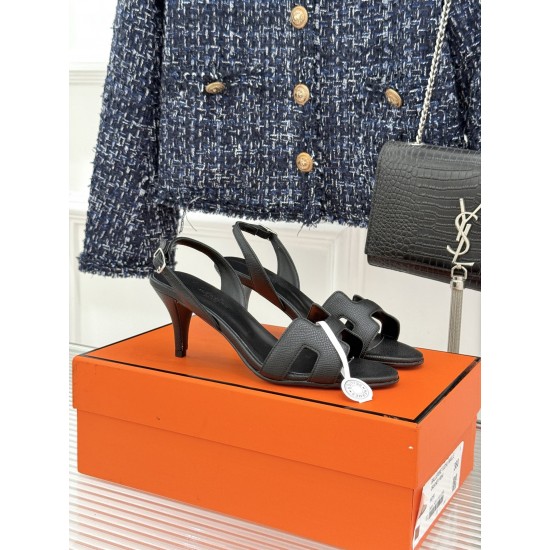 Hermès Fashion Shoes Best Quality
Women 35-41
Men 39-44