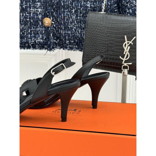 Hermès Fashion Shoes Best Quality
Women 35-41
Men 39-44
