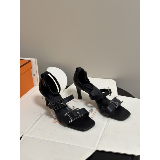 Hermès Fashion Shoes Best Quality
Women 35-41
Men 39-44
