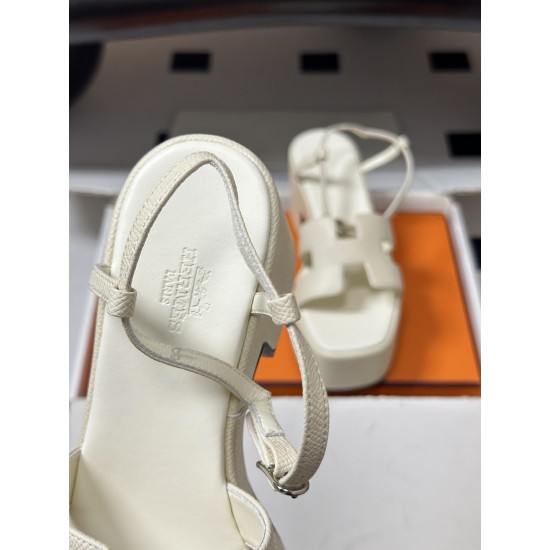 Hermès Fashion Shoes Best Quality
Women 35-41
Men 39-44